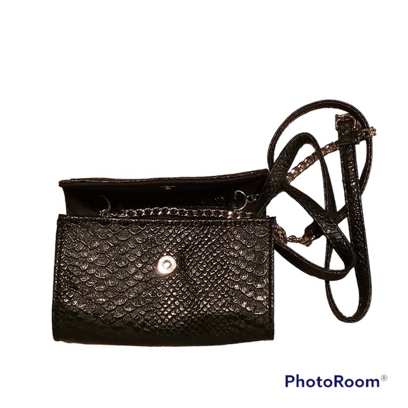 NWOT Black Alligator Pattern Black Leather Mini Purse Crossover - Picture 1 of 2